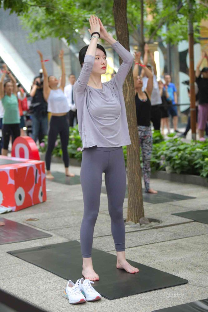 做瑜伽的小女人【75P】04023-雅酷图