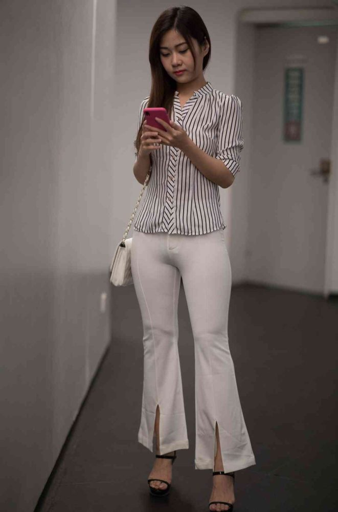 逛书店的白色紧身裤女孩【450P】04040-雅酷图