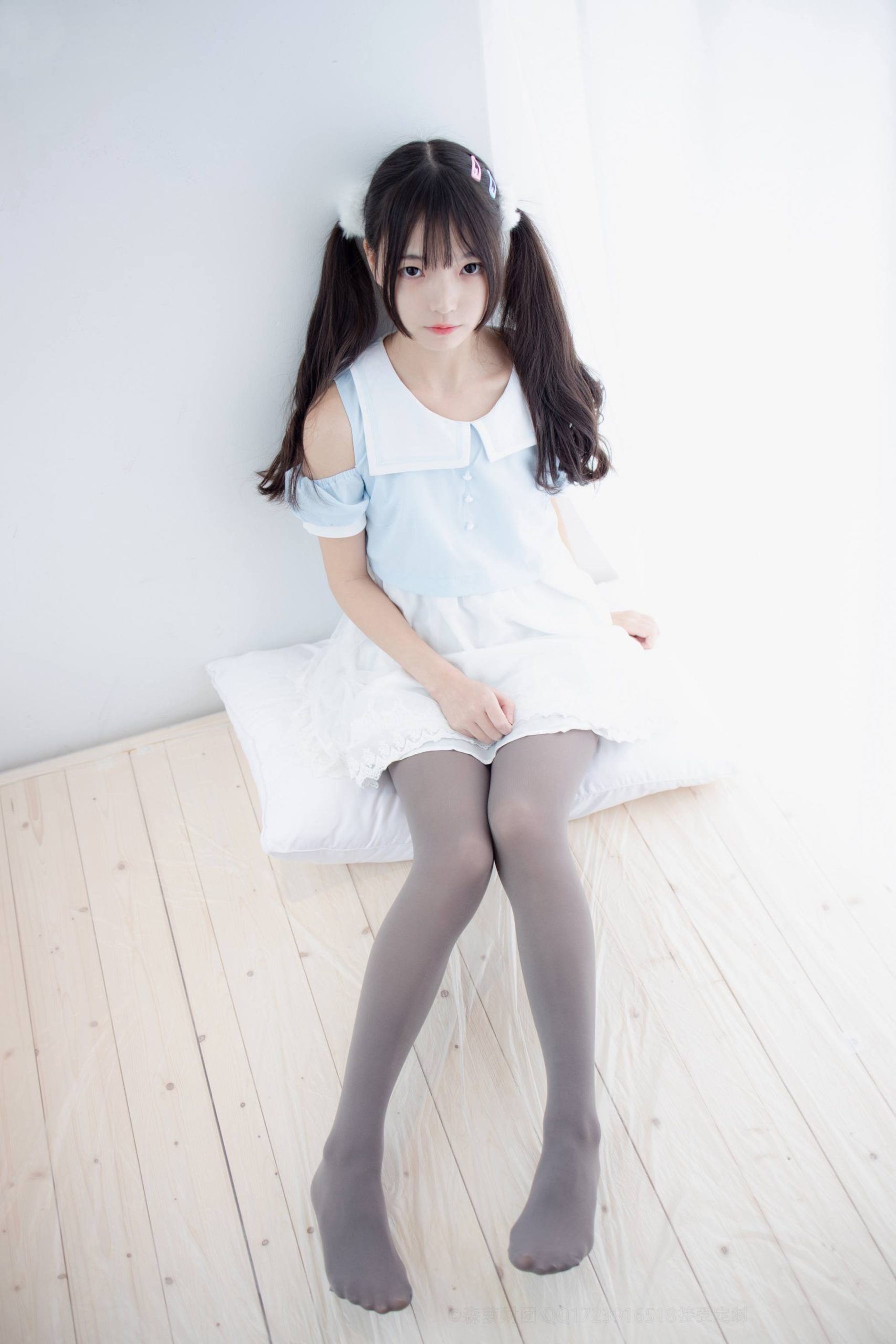 超级甜美的灰丝小姑娘【86P】20005插图1