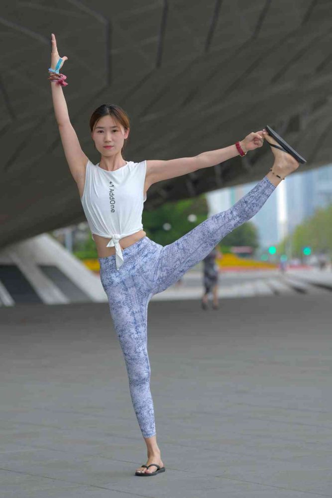 表演瑜伽的女孩【176P】04017-雅酷图