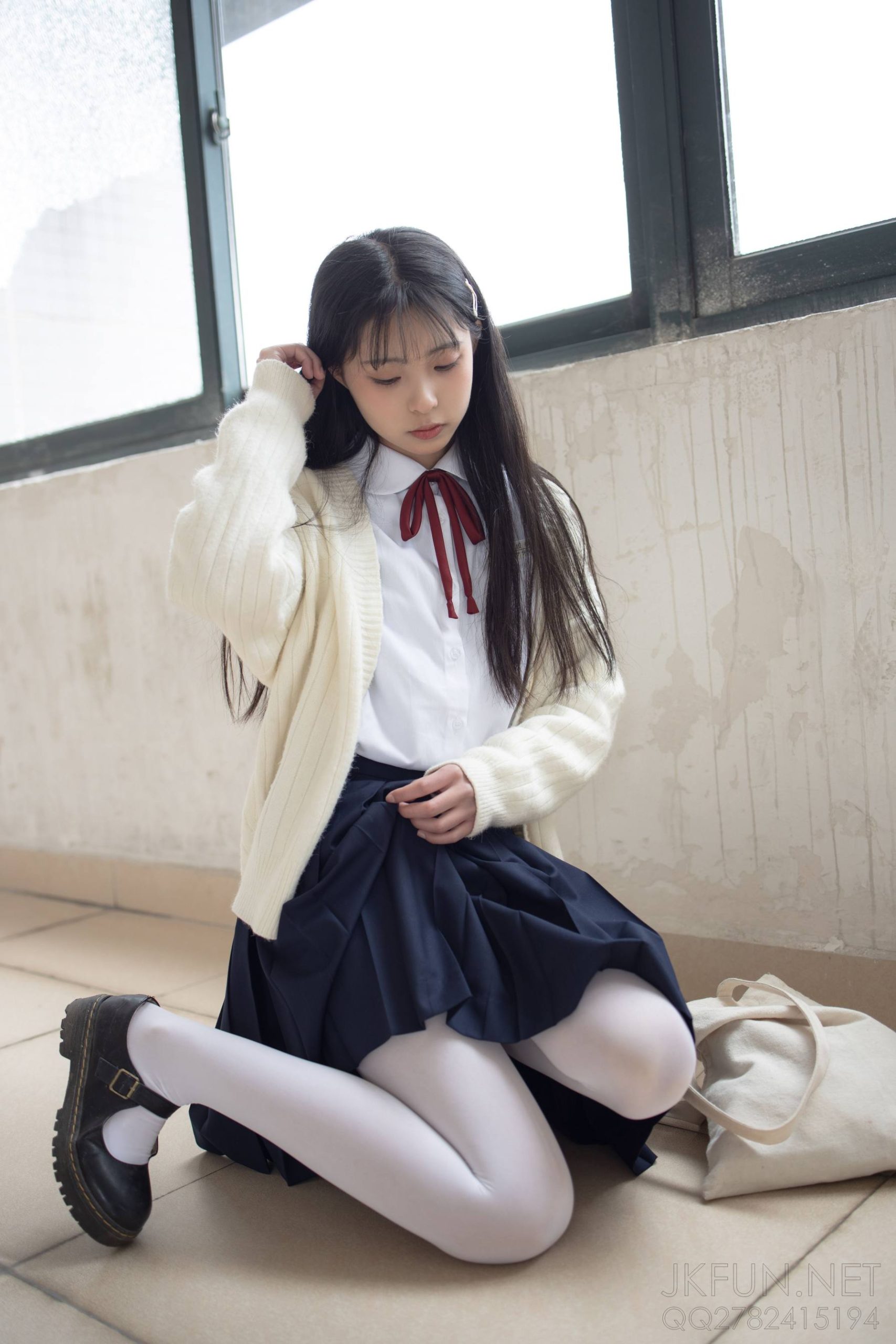 甜美可人的白丝姑娘【127P】20011插图2