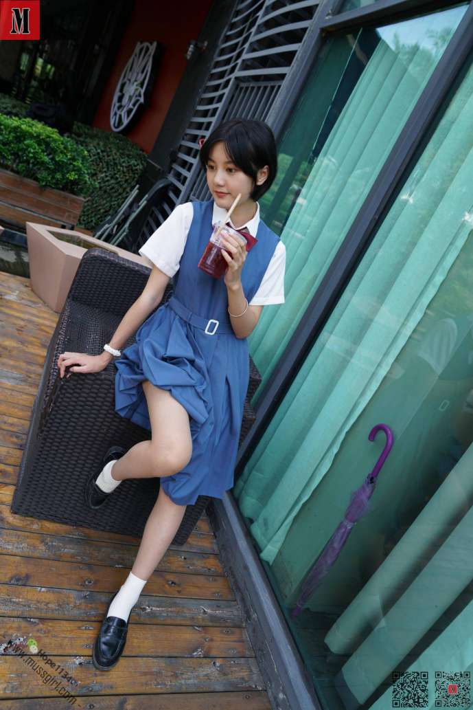 一副学生模样的短发姑娘【112P】20023插图1