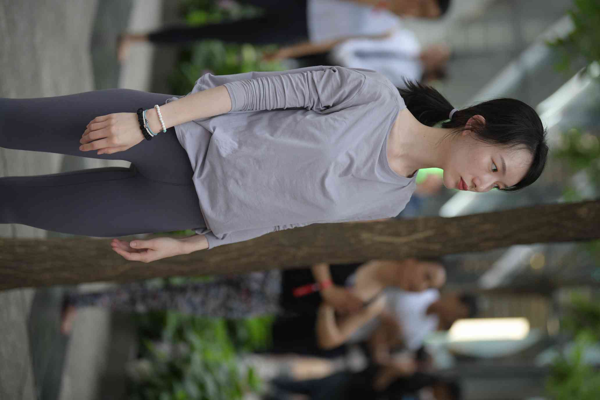 做瑜伽的小女人【75P】04023插图4