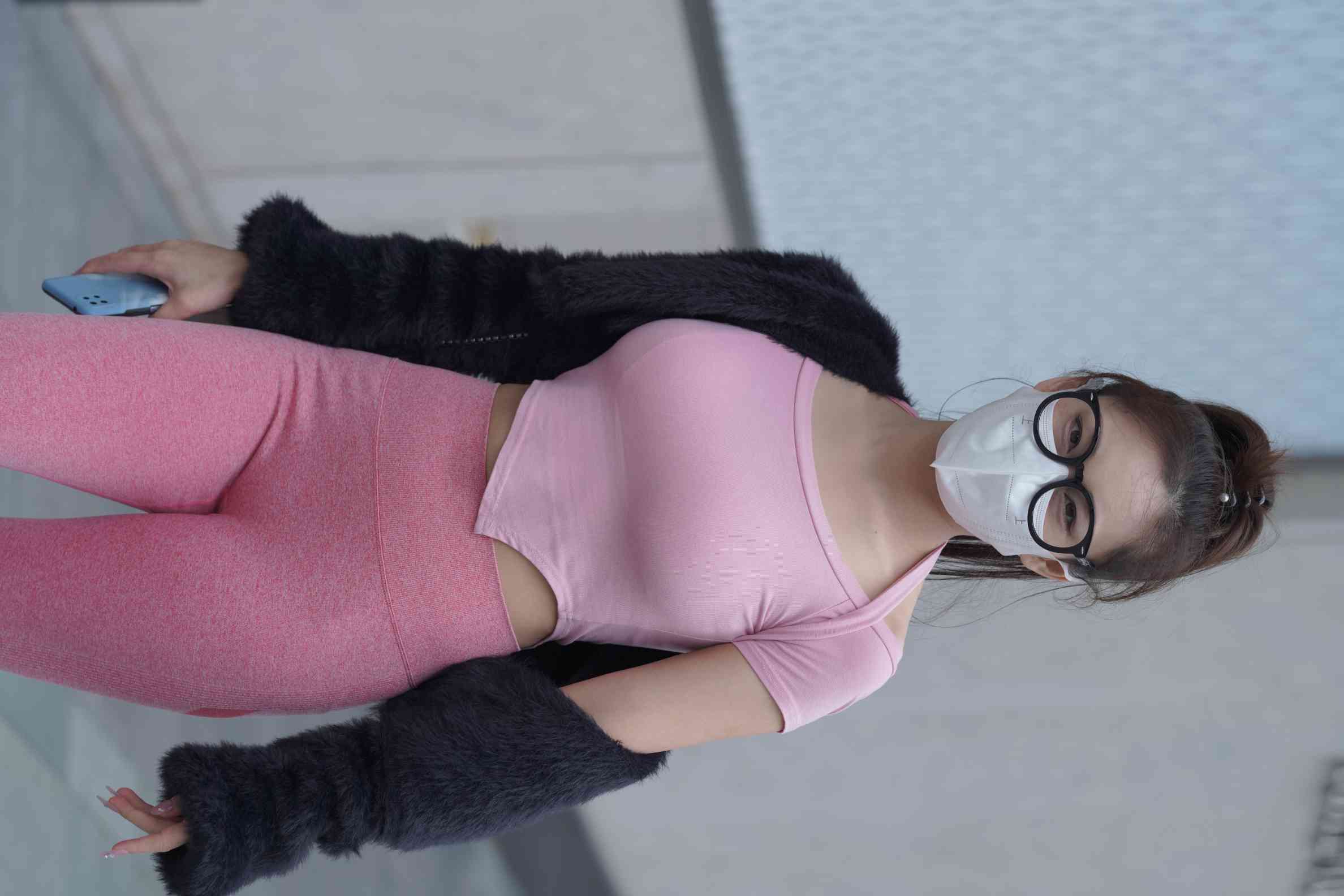 粉红色瑜伽裤的眼镜妹妹【93P】04019插图3