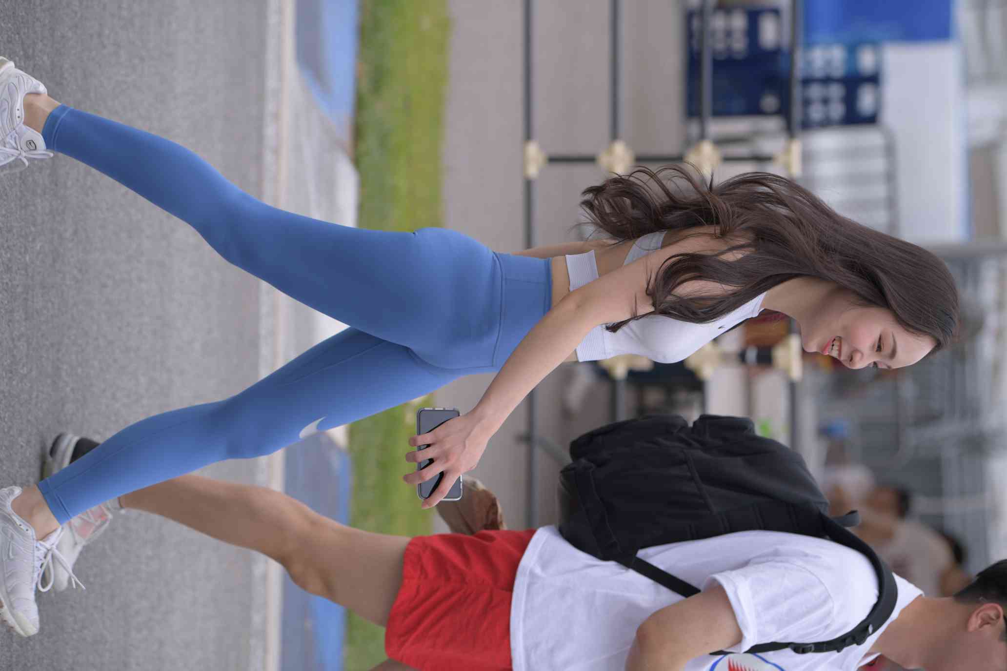 陪男朋友逛街的瑜伽裤女孩【74P】04034插图3