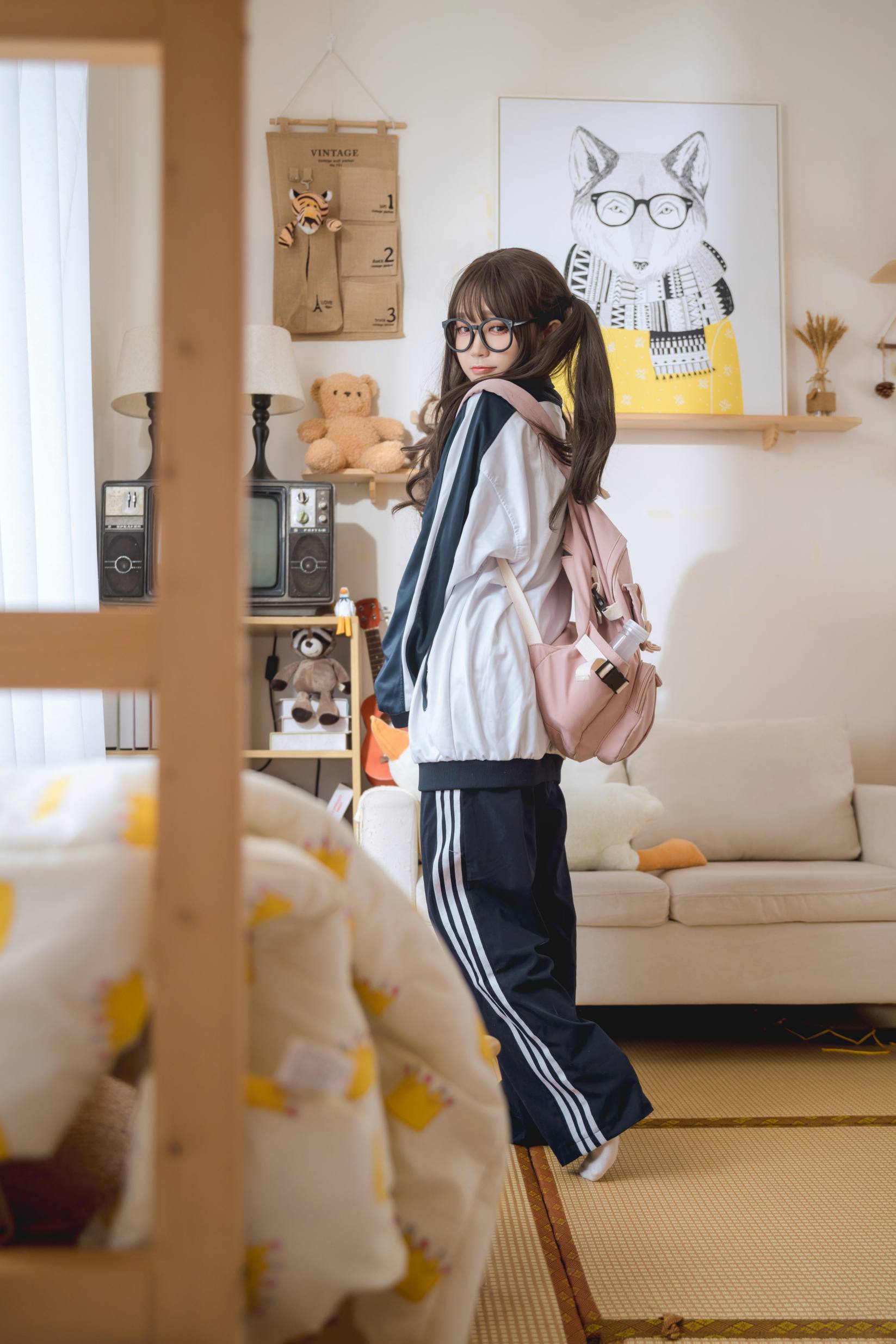 穿校服的双马尾女孩【64P】20010插图2