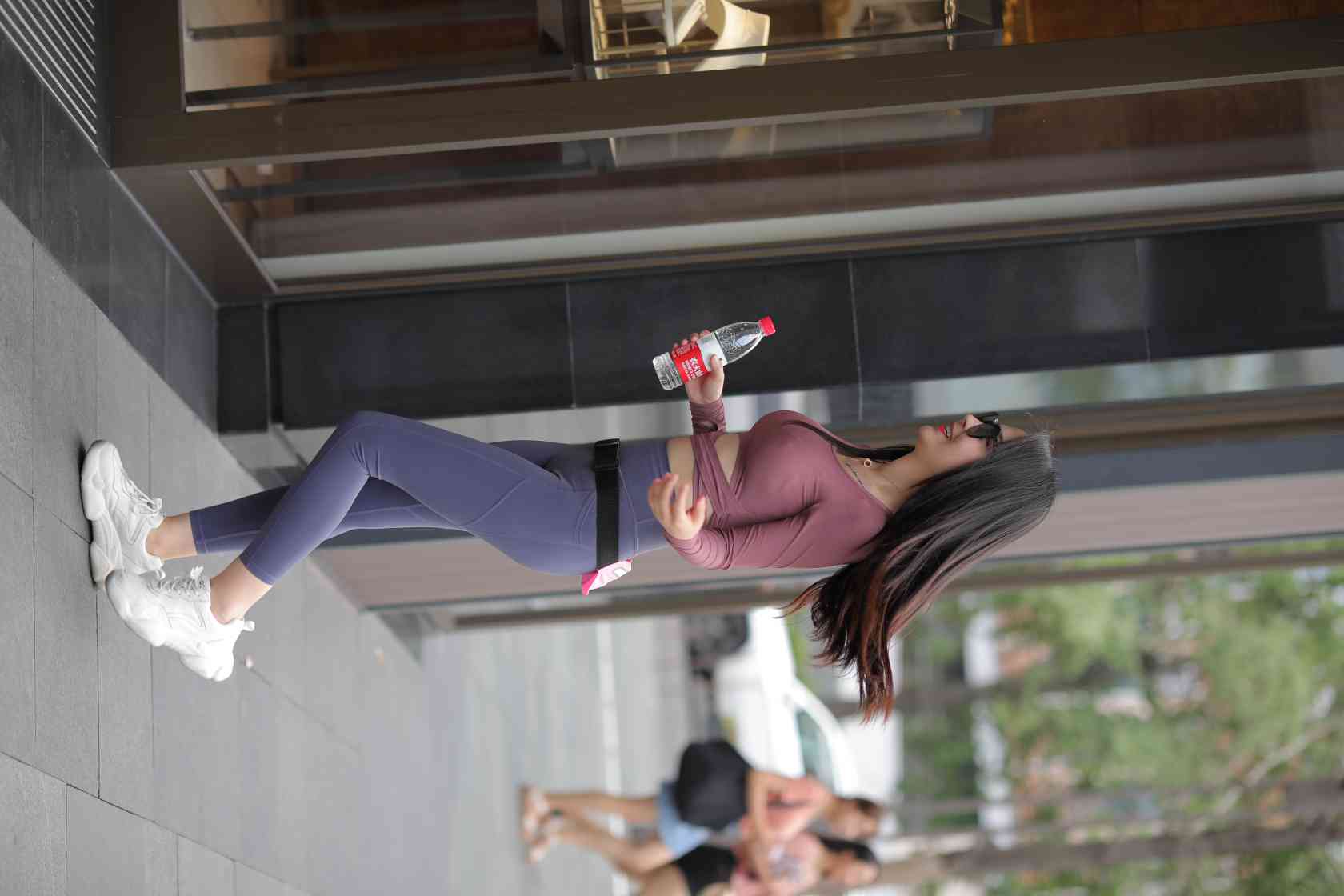 【免费】戴墨镜的时尚女孩【57P】04024插图4