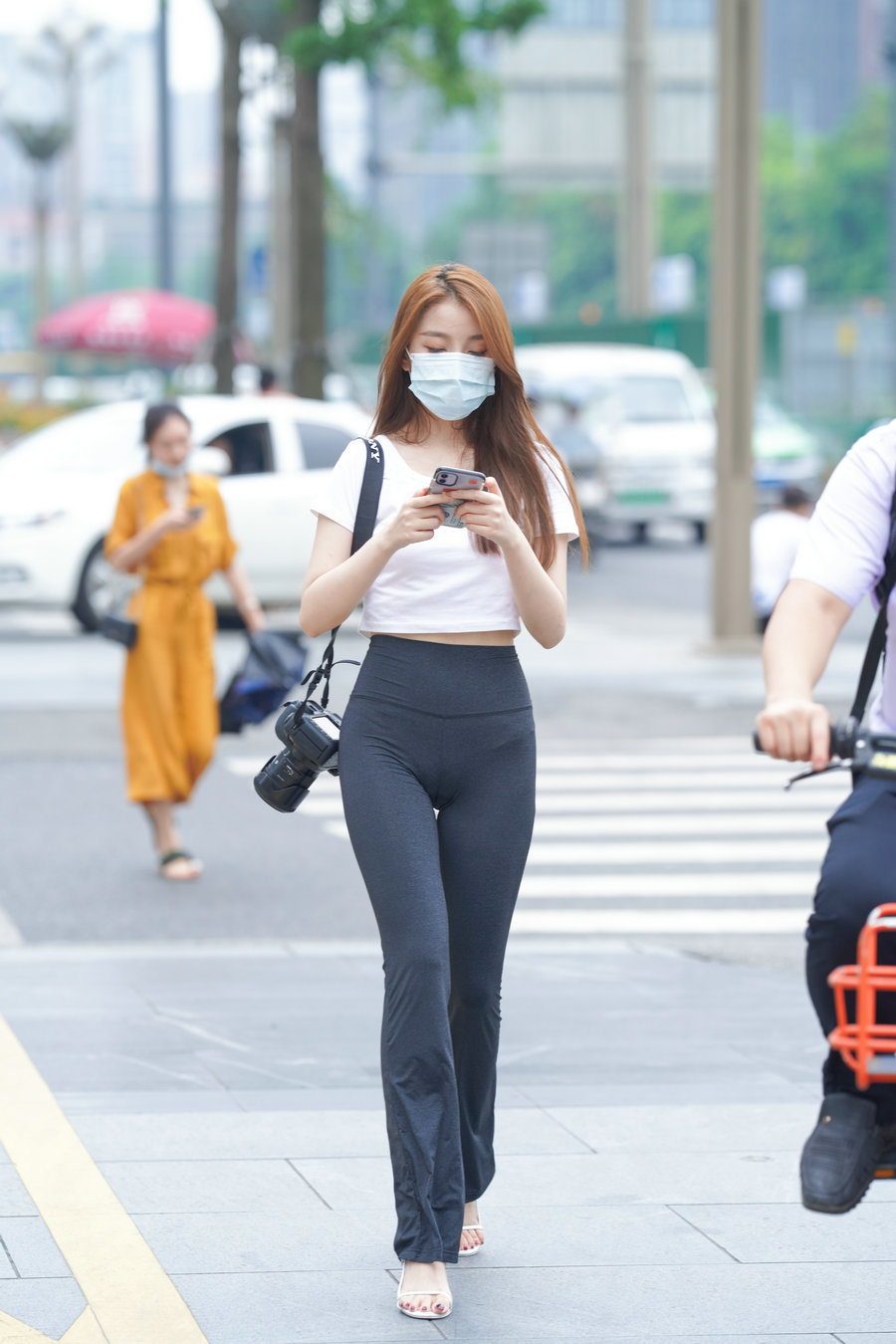 玩单反机的瑜伽裤女孩  J1270 498P5V-28.6GB插图2