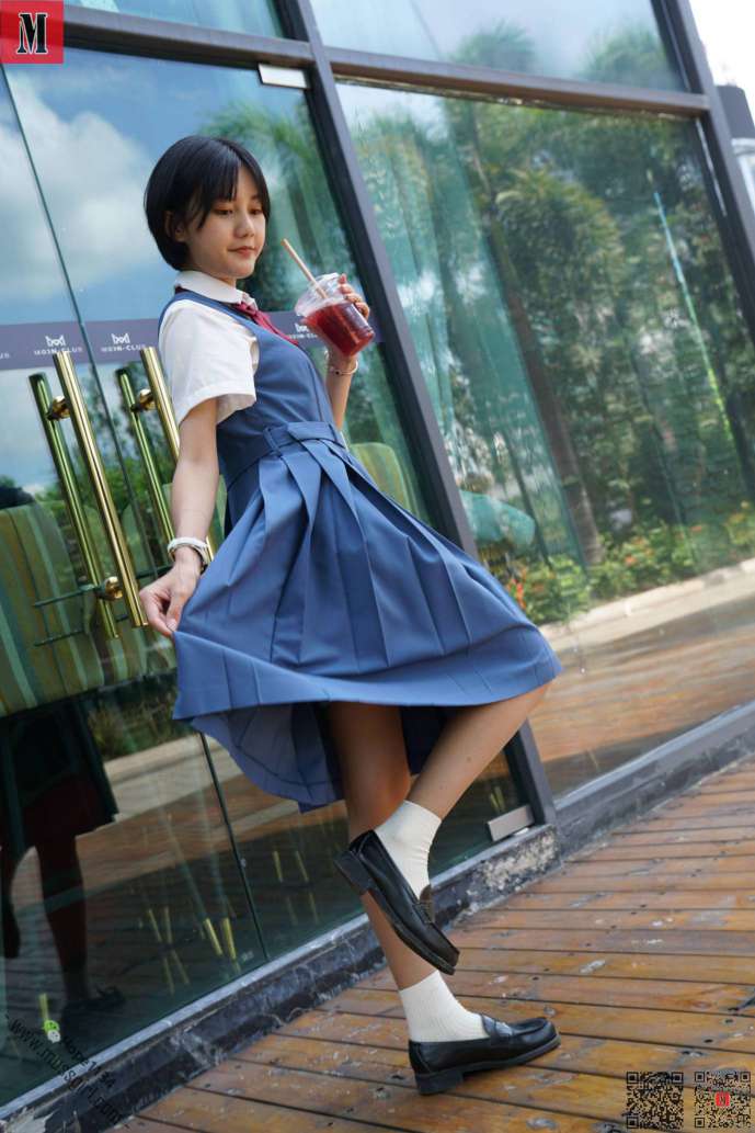 一副学生模样的短发姑娘【112P】20023插图3