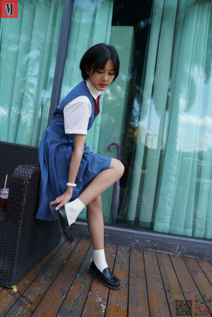 一副学生模样的短发姑娘【112P】20023插图5