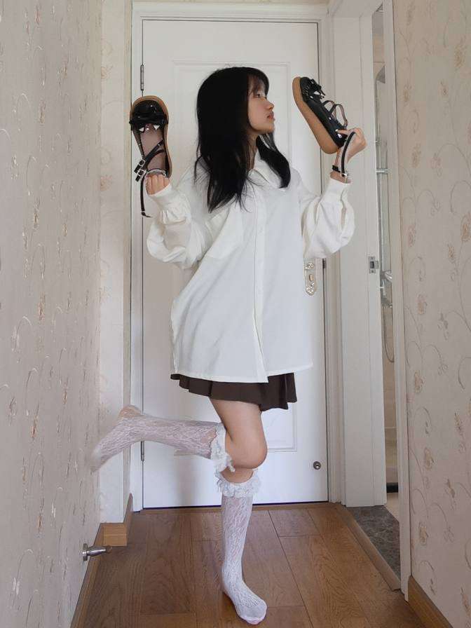 百褶裙可爱又大方的小姑娘【122P】20002插图2