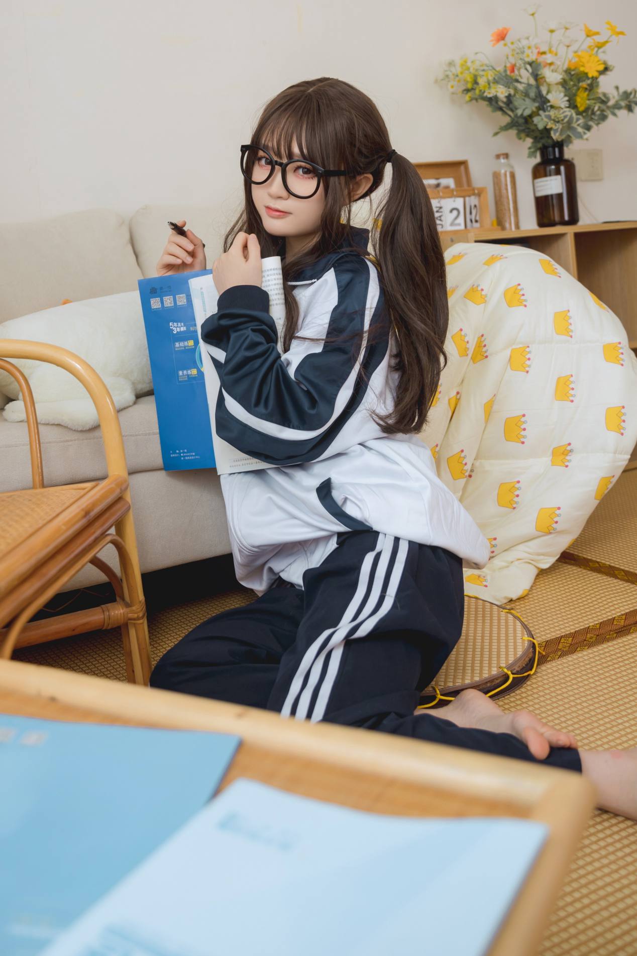 穿校服的双马尾女孩【64P】20010插图3