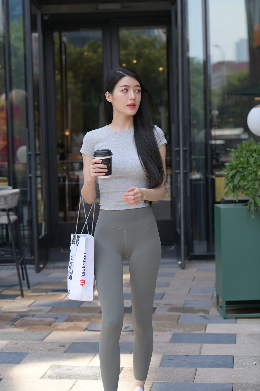 在外面逛街的瑜伽裤女孩J2240 449P1V-16.7GB插图3