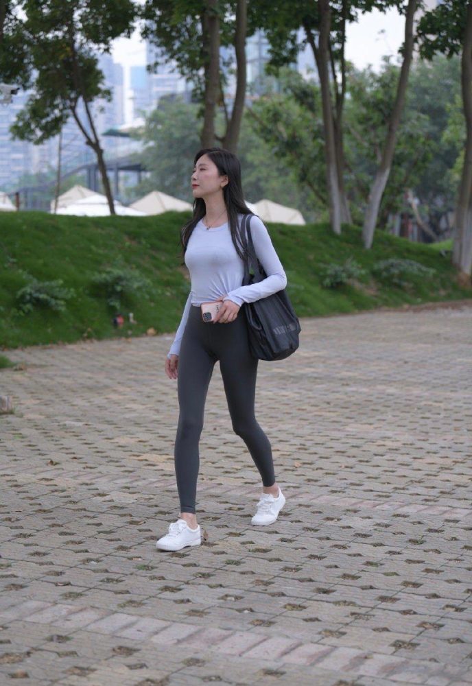 荡秋千的瑜伽裤女孩J2135 588P1V-20.8GB插图1