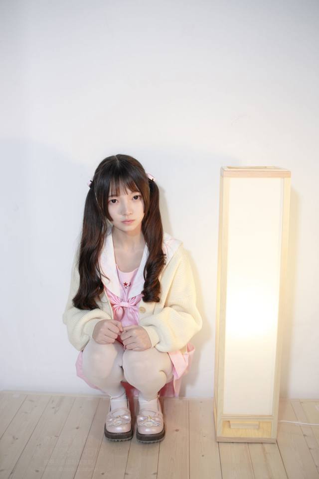 好像有什么心事的白丝双马尾女孩【59P】20022插图1