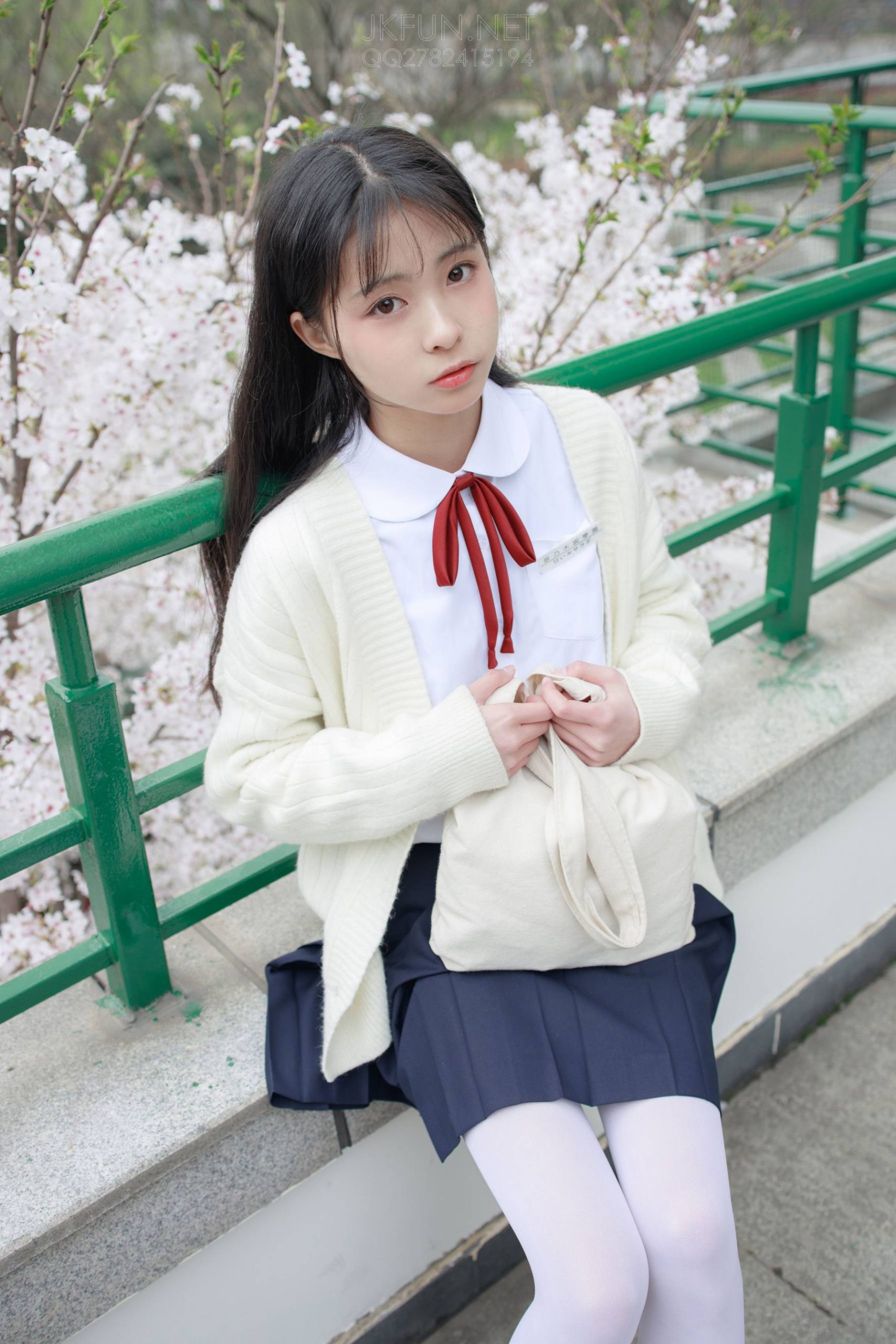 甜美可人的白丝姑娘【127P】20011插图