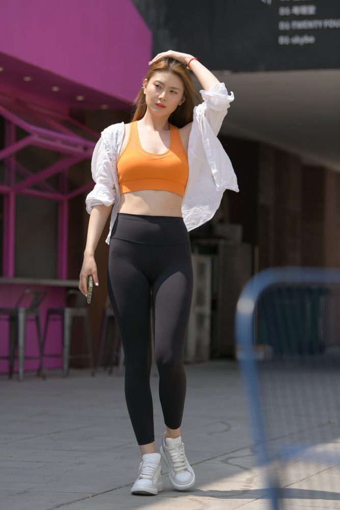 自信的瑜伽裤女孩J3670 712P-14.9GB-雅酷图