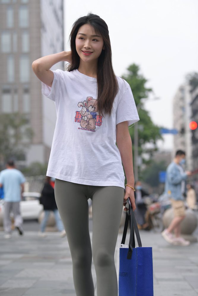 一身休闲装的瑜伽裤女孩J2961 709P1V-24.1GB-雅酷图