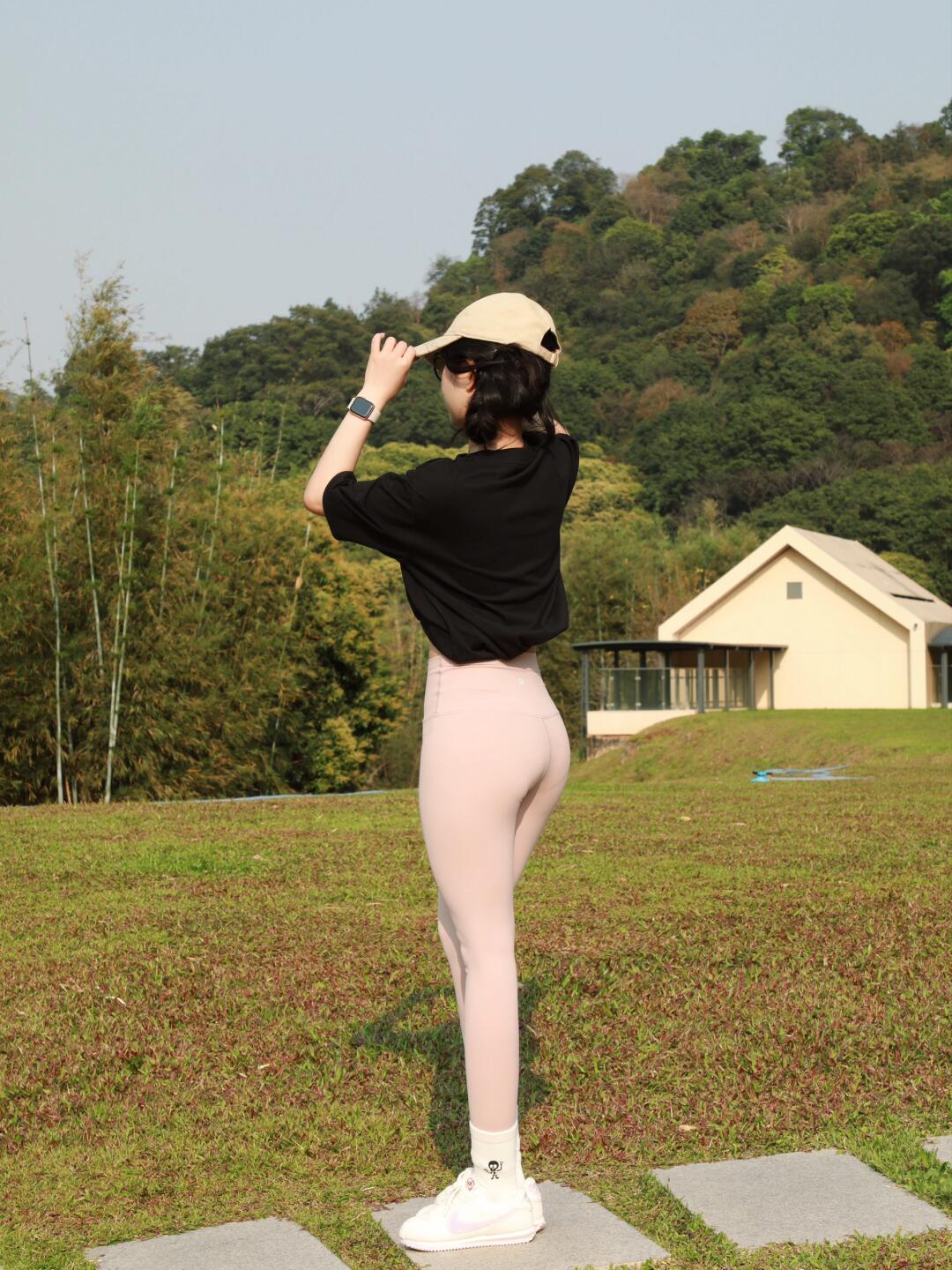 喜欢瑜伽的阳光快乐女孩【135P】04042插图1