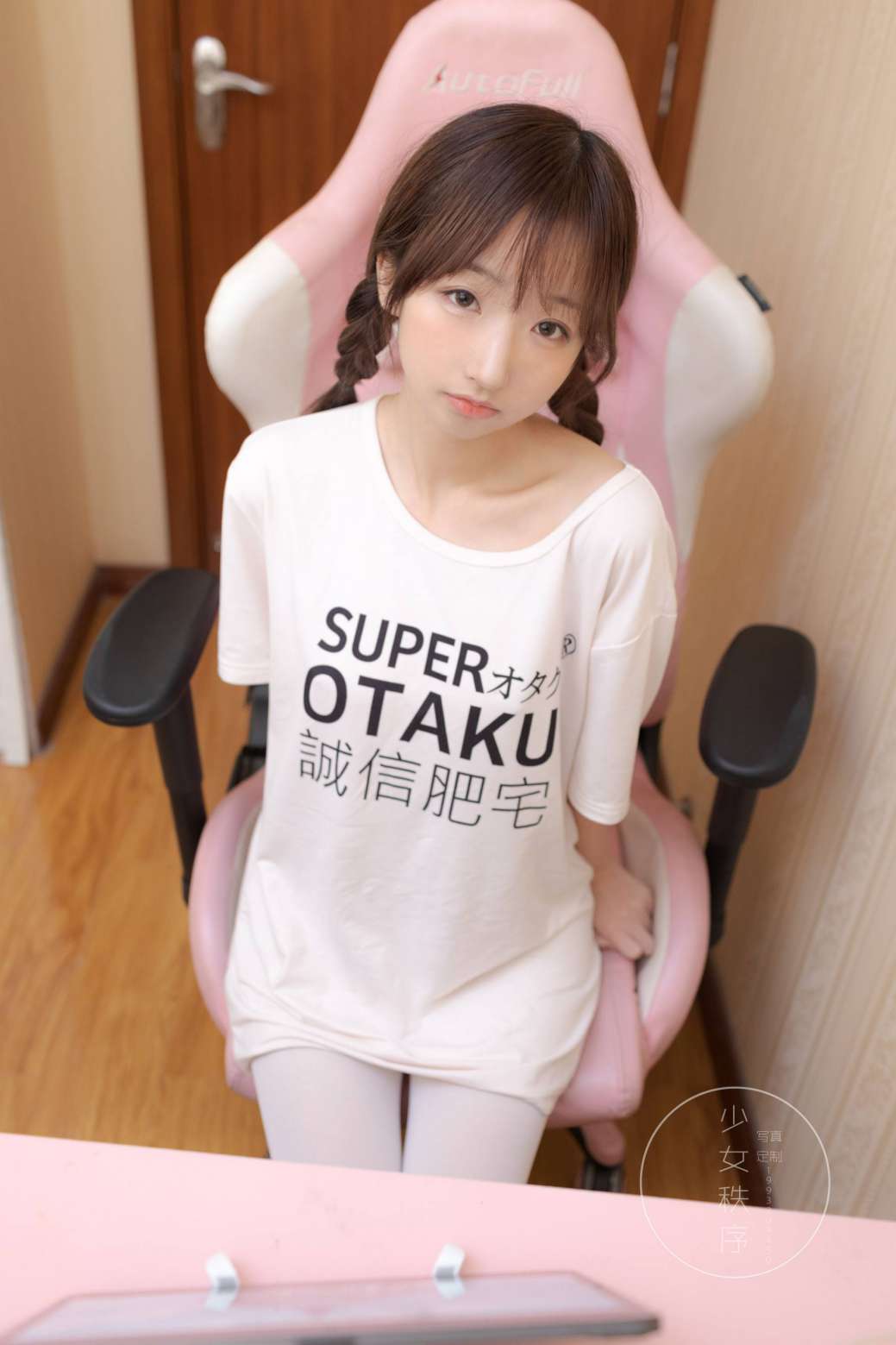 喜欢玩电竞的双马尾粉红女孩【65P】20026插图4