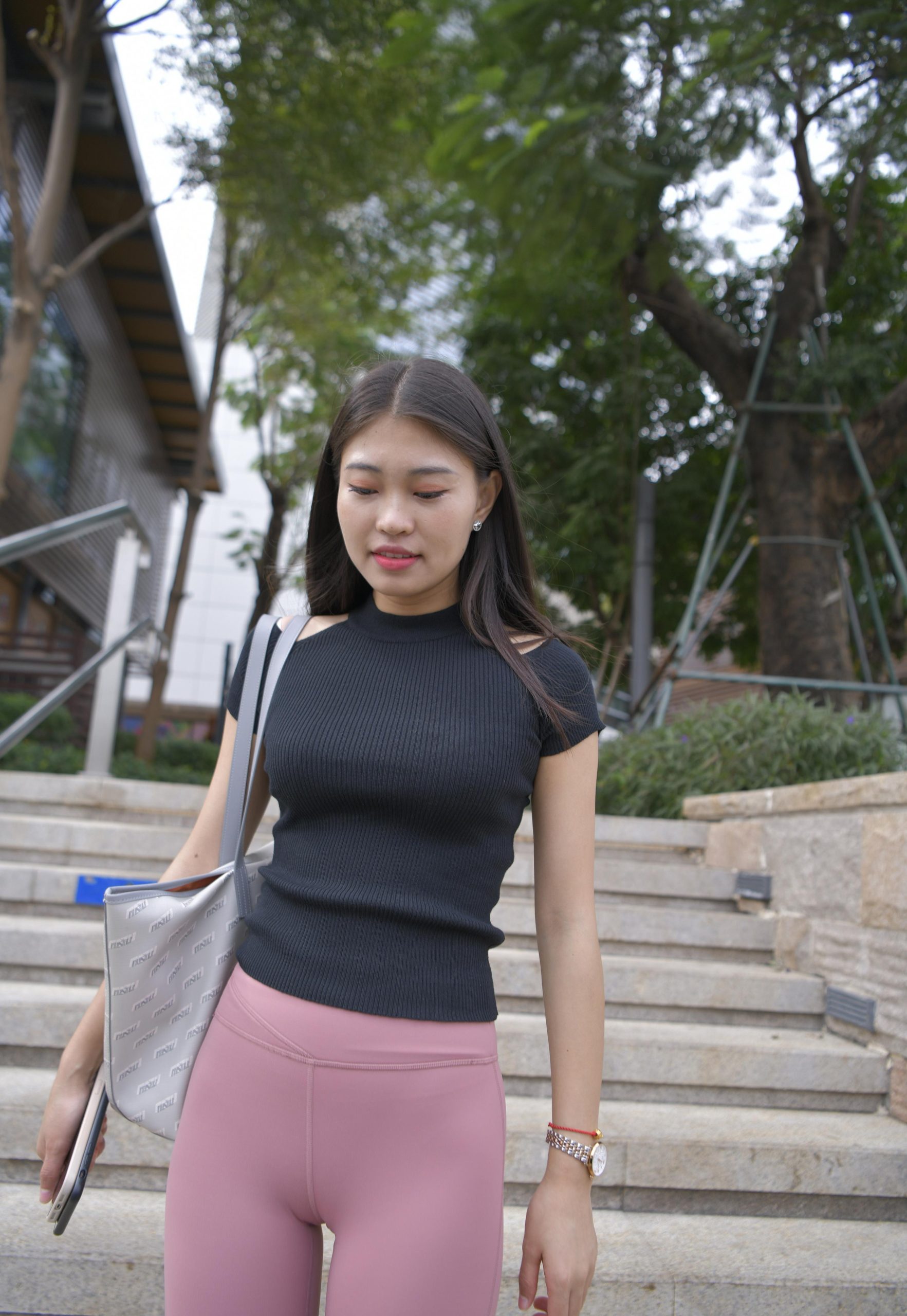 走在街头的瑜伽裤小女人 J1530 213P1V-9.18GB插图1