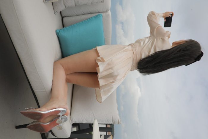 戴黑色蝴蝶结的长发女孩【369P】00027-雅酷图