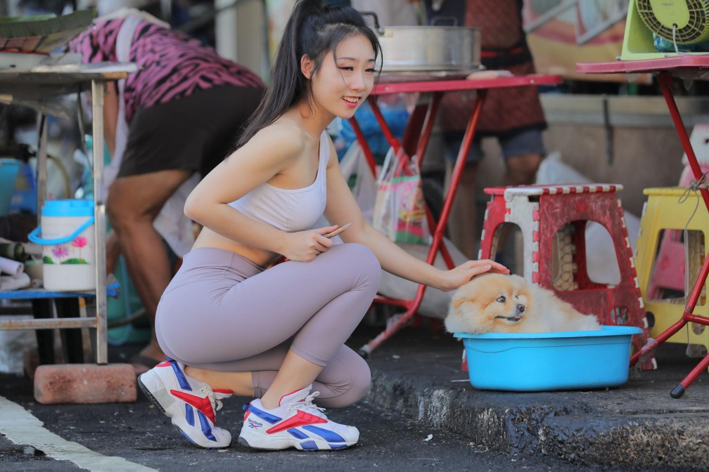 逛商场买东西的瑜伽裤老师【666P】00012插图2