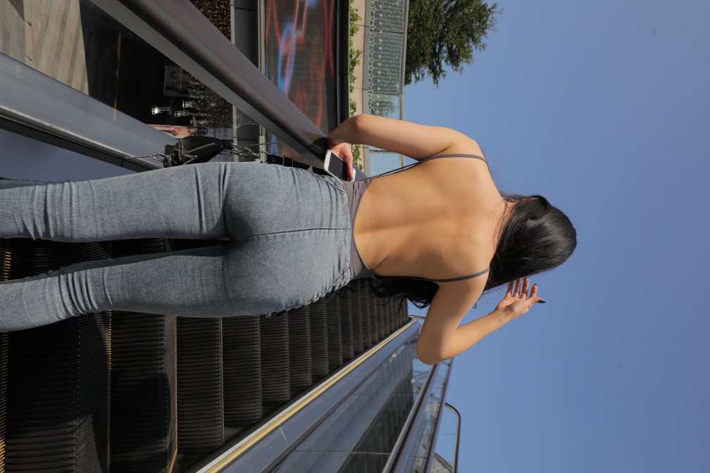 漂亮的紧身牛仔裤长发女孩【474P】00059插图3