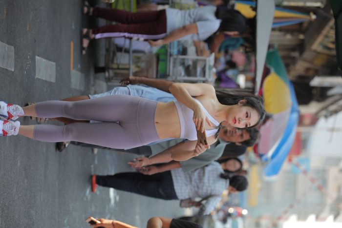 逛街的马尾辫瑜伽老师【556P】00016-雅酷图