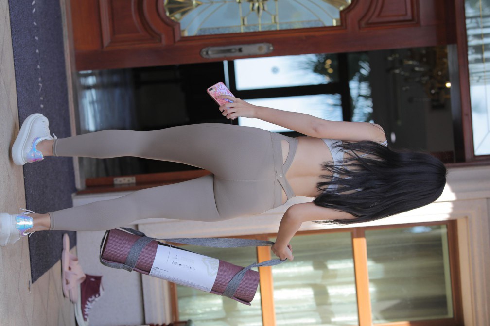 灰色瑜伽裤温柔的女孩【369P】00058插图4