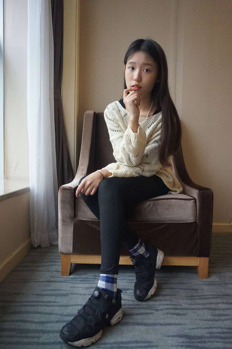 眼神很清澈的赤脚女孩【59P】20020插图1