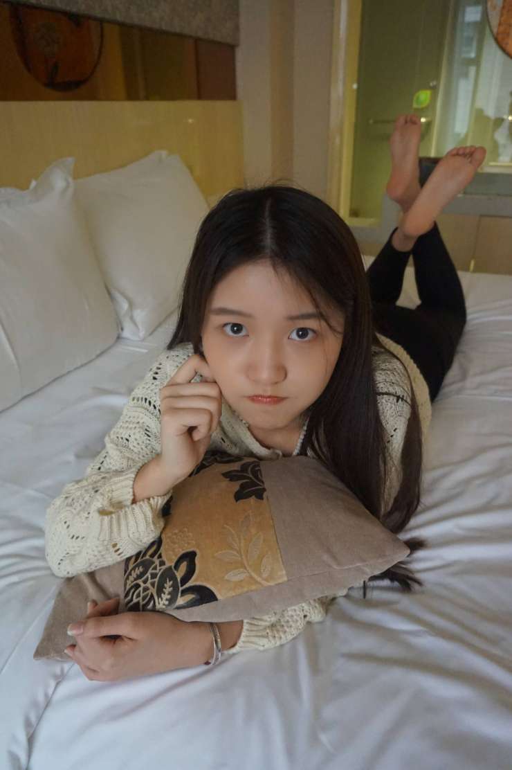 眼神很清澈的赤脚女孩【59P】20020插图3