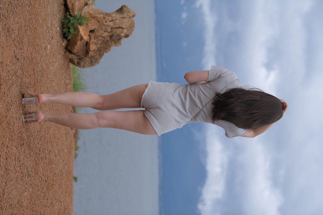 在海边开跑车的连衣短裤女孩【390P】00030插图4