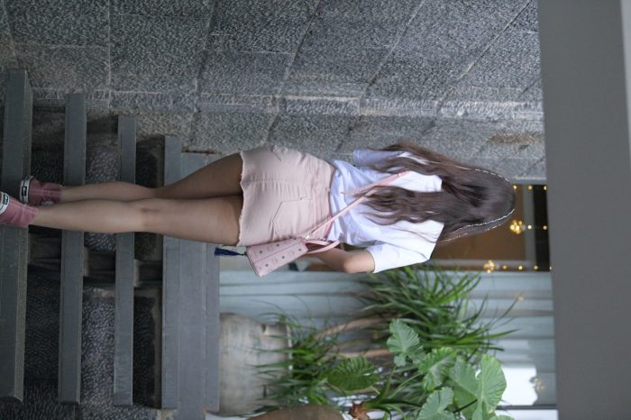 非常清纯甜美的短裙姑娘在逛街【458P】00052-雅酷图