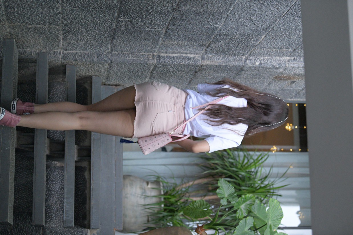 非常清纯甜美的短裙姑娘在逛街【458P】00052插图1