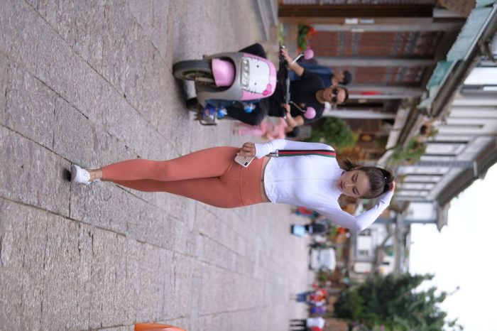 橙色瑜伽裤的高马尾姑娘【615P】00051-雅酷图