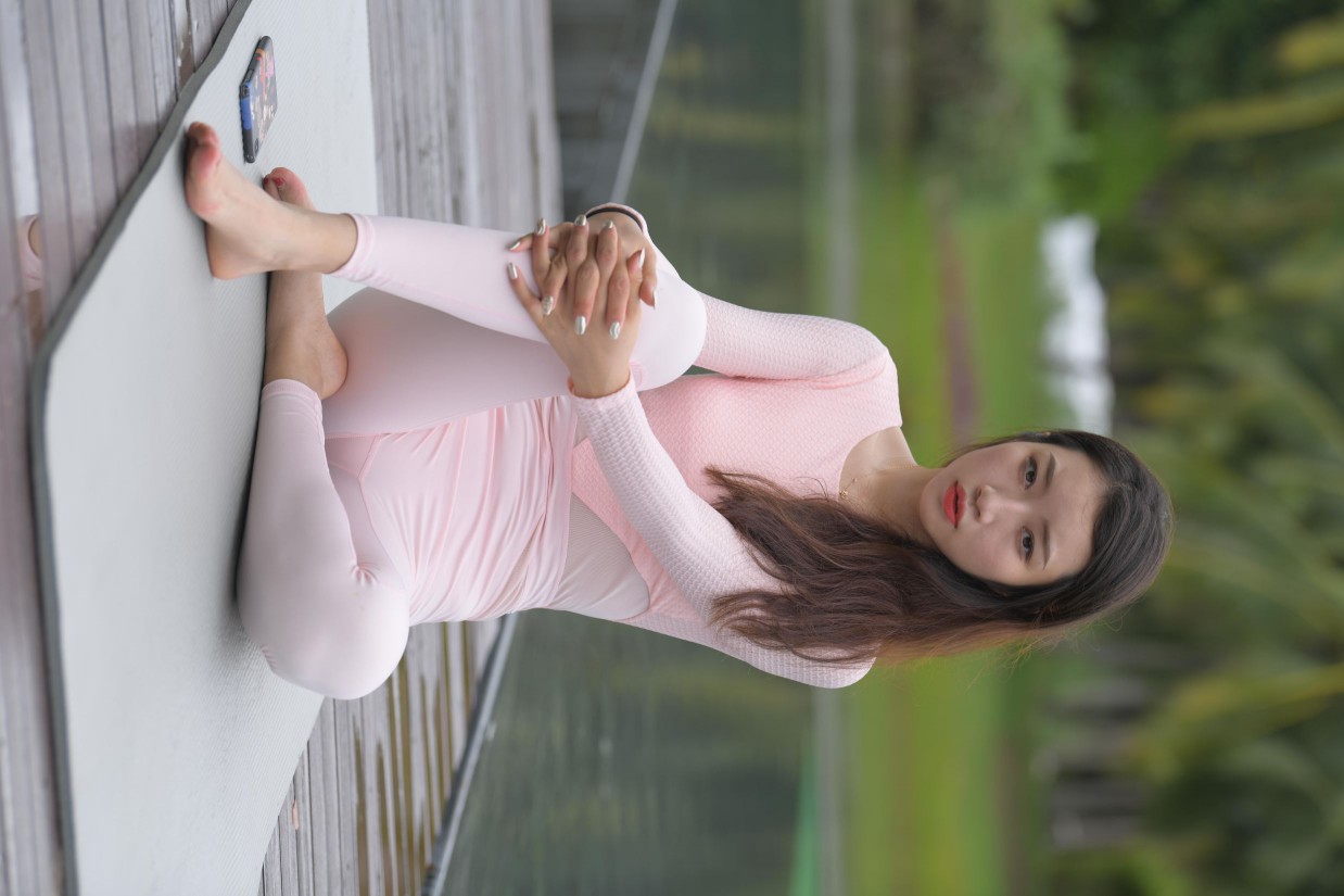 很漂亮眼睛也很大的白色瑜伽裤女孩【249P】00063插图6