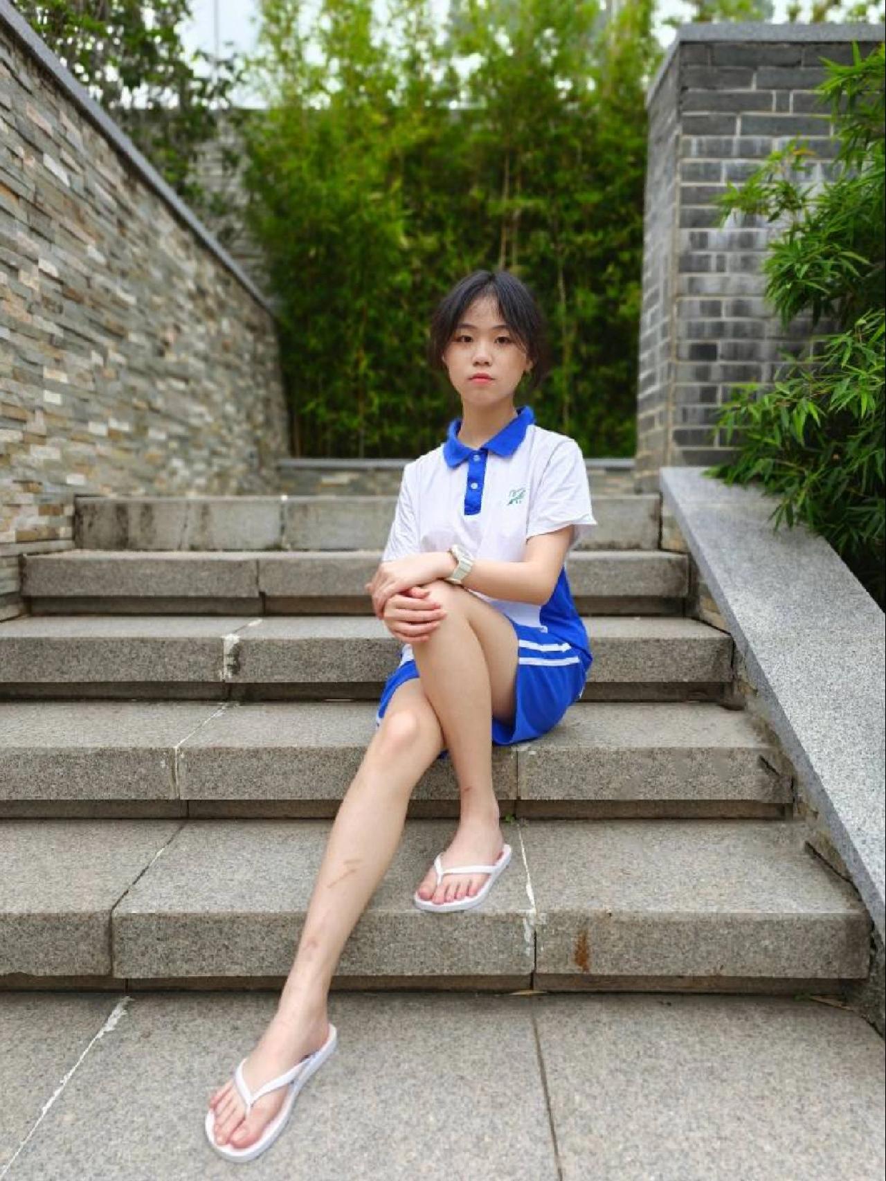 穿校服非常清纯的小姑娘【49P】20003插图2