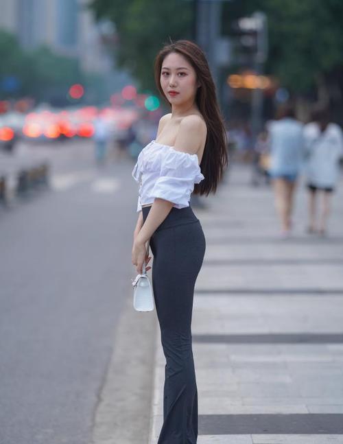 身材非常哇塞的瑜伽裤女孩  J1333 521P6V-21.6GB插图2