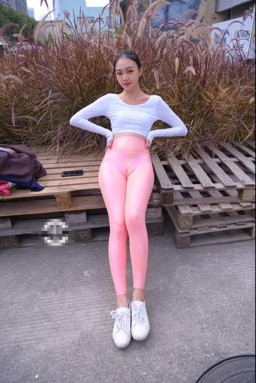 粉色紧身裤漂亮女孩 J1433 749P1V-20.0GB插图1