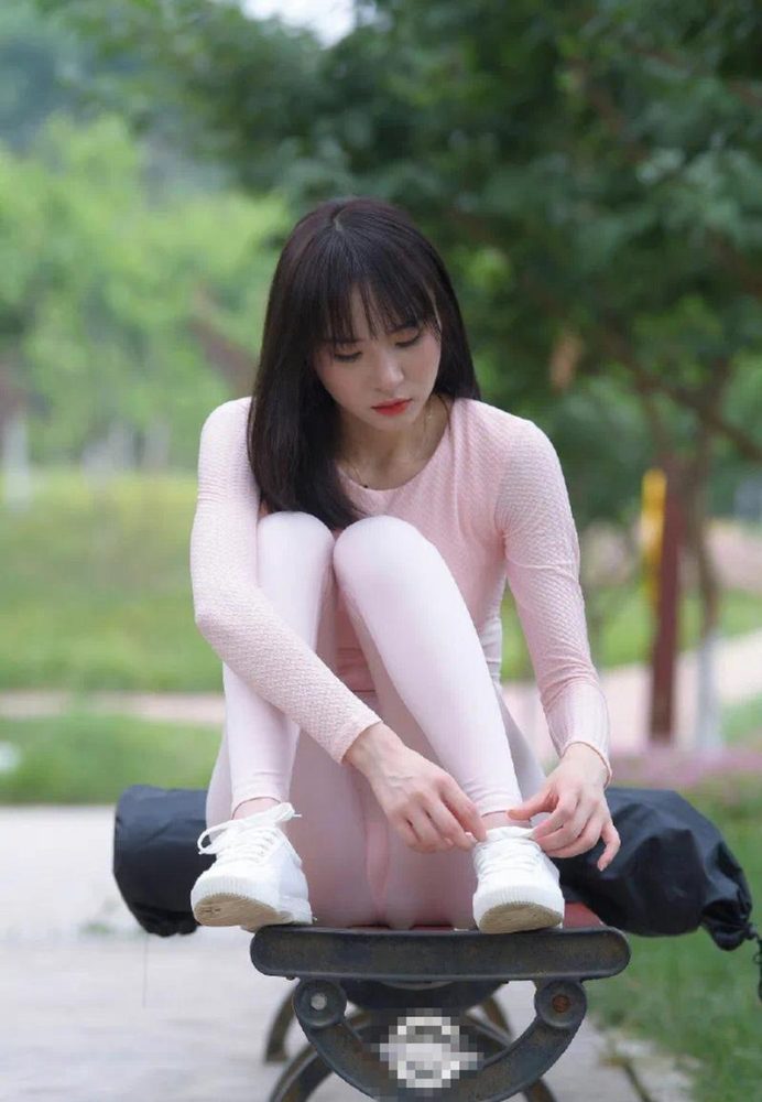 粉粉的瑜伽裤女孩太可爱了 J2090 854P1V-30.4GB插图3