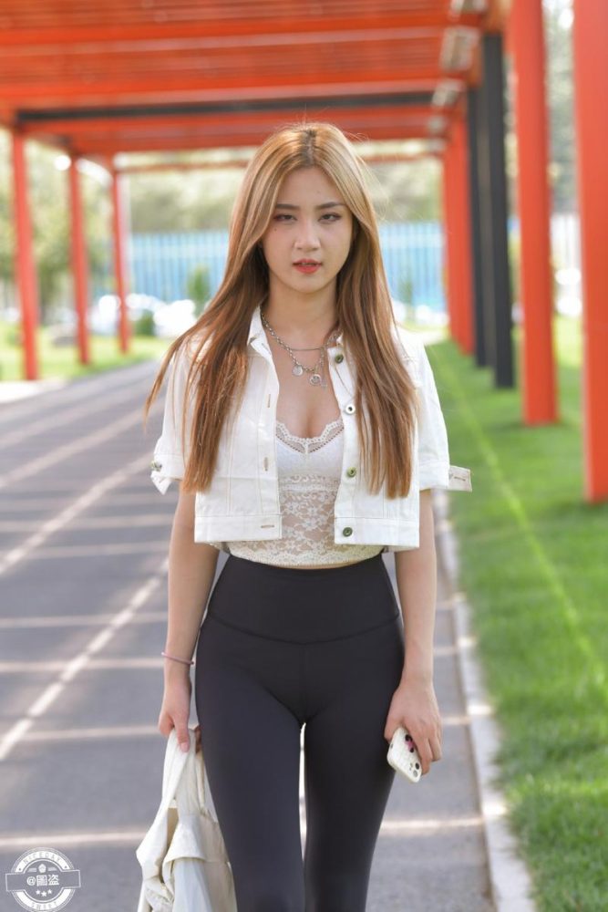 眼神里都是温柔的瑜伽裤女孩J2811 601P-13.3GB-雅酷图