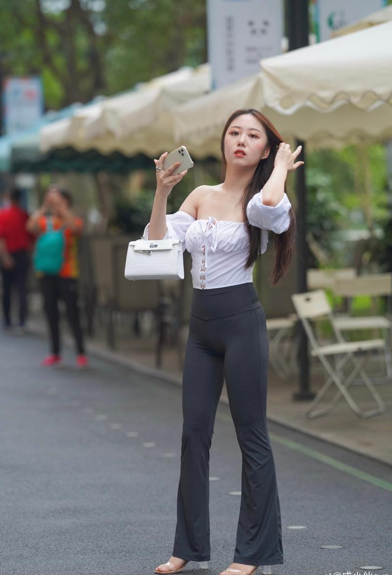 身材非常哇塞的瑜伽裤女孩  J1333 521P6V-21.6GB插图1