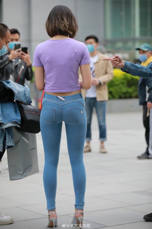 爱笑的短发紧身牛仔裤姑娘J1911 114P12V-7.29GB插图3