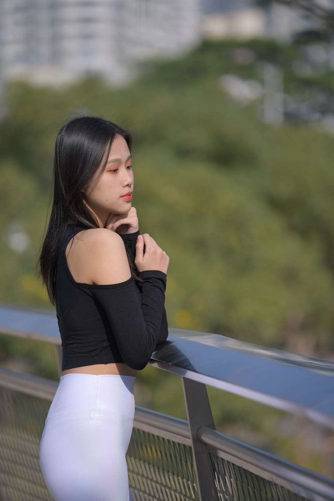 穿紧身白裤的端庄女孩 J1436 674P1V-22.2GB插图3