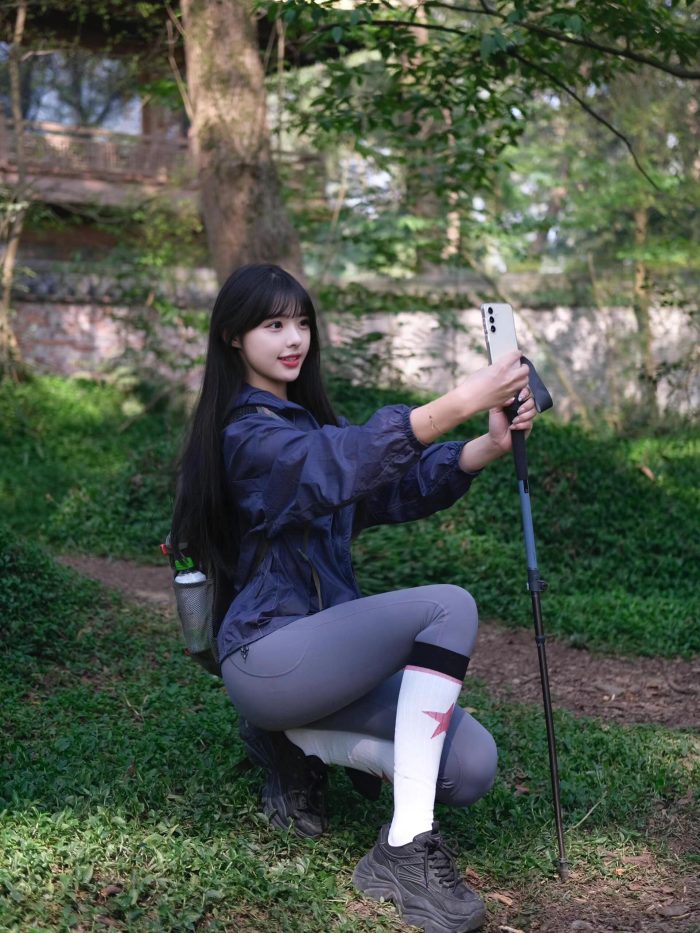 爱爬山的瑜伽裤MM，太甜美了！~-雅酷图