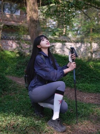 爱爬山的瑜伽裤MM，太甜美了！~插图2