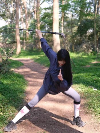 爱爬山的瑜伽裤MM，太甜美了！~插图1