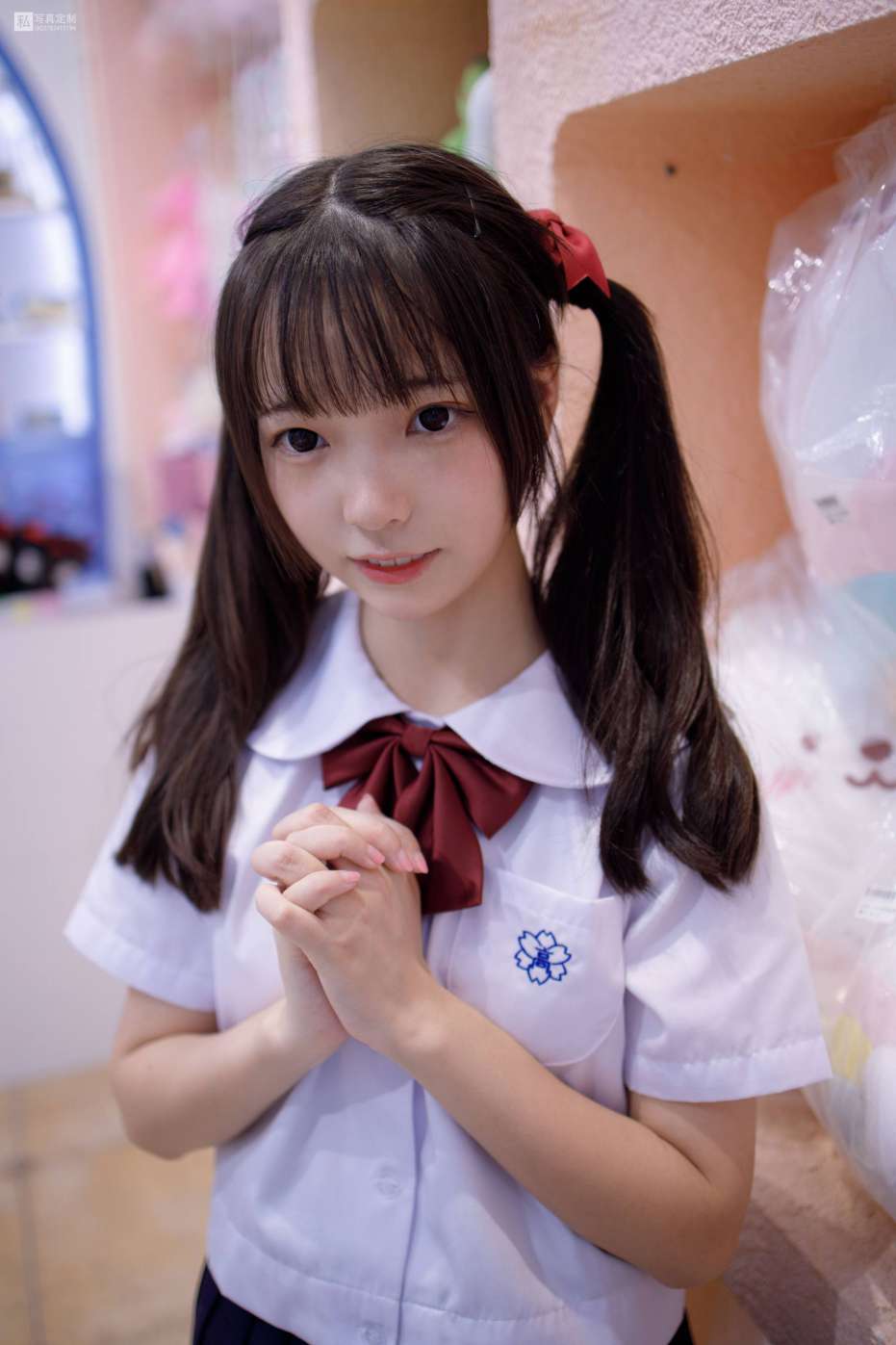 眼神好清澈的双马尾白丝女孩【75P】20019插图3