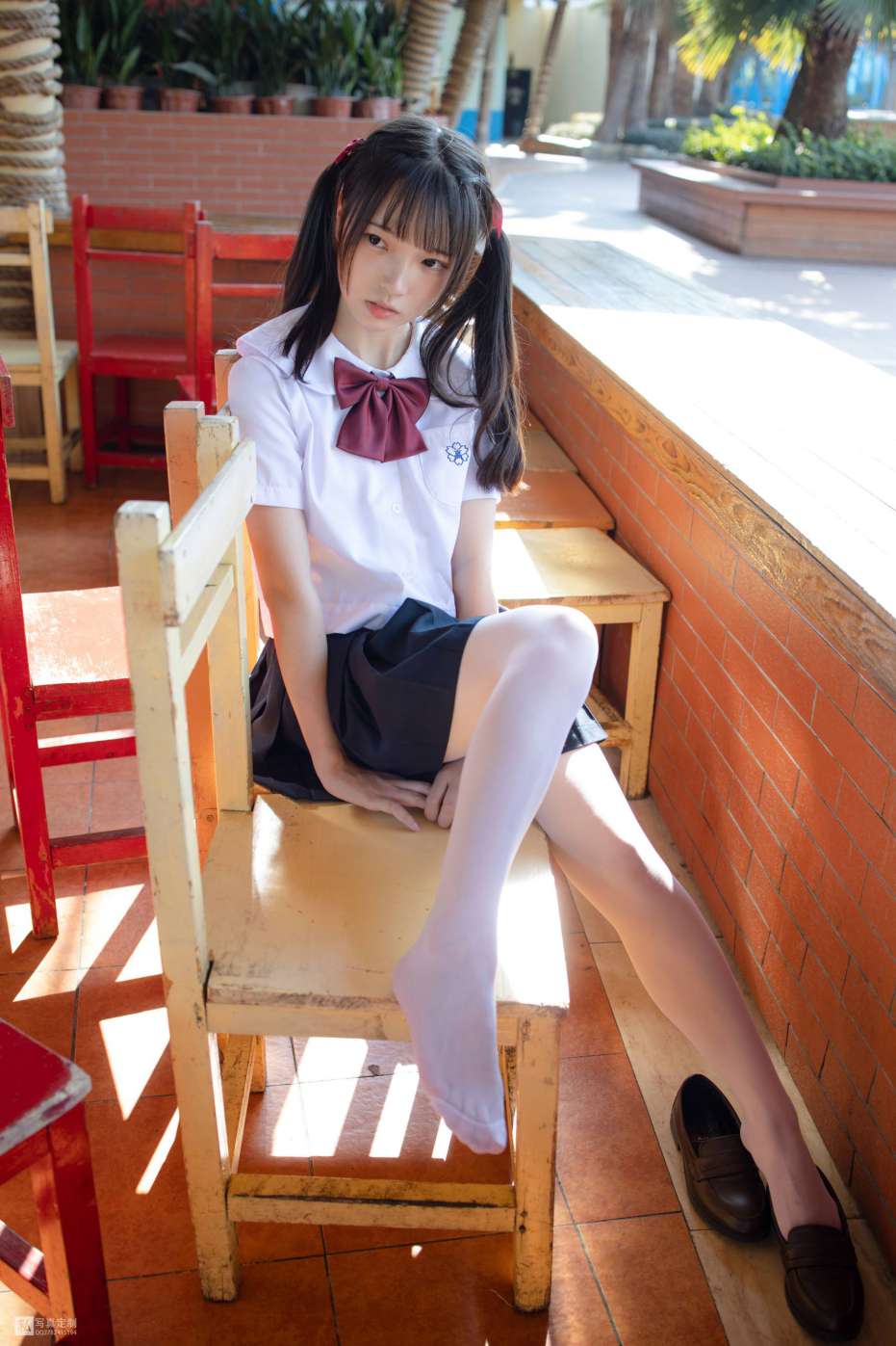 眼神好清澈的双马尾白丝女孩【75P】20019插图